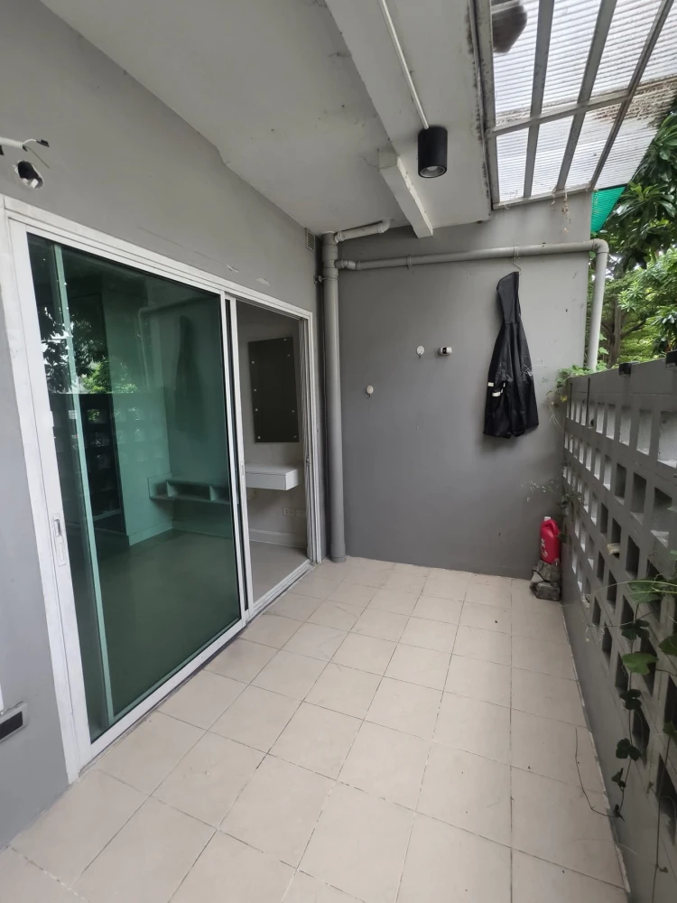 ขาย Metro Park Sathorn ชั้น 1 ห้องเปล่า ระเบียงกว้าง มีต้นไม้หลังห้อง ร่มรื่นสุดๆ คนชอบแต่งห้องห้ามพลาด