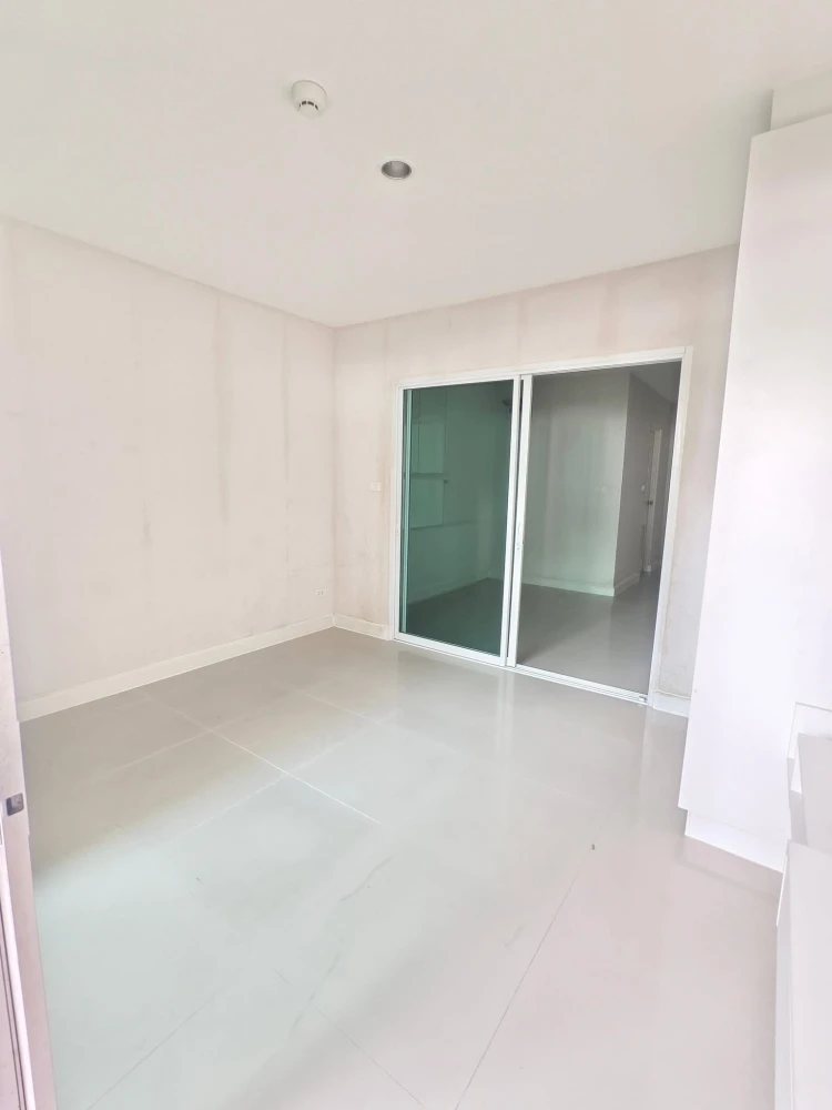 ขาย Metro Park Sathorn ชั้น 1 ห้องเปล่า ระเบียงกว้าง มีต้นไม้หลังห้อง ร่มรื่นสุดๆ คนชอบแต่งห้องห้ามพลาด