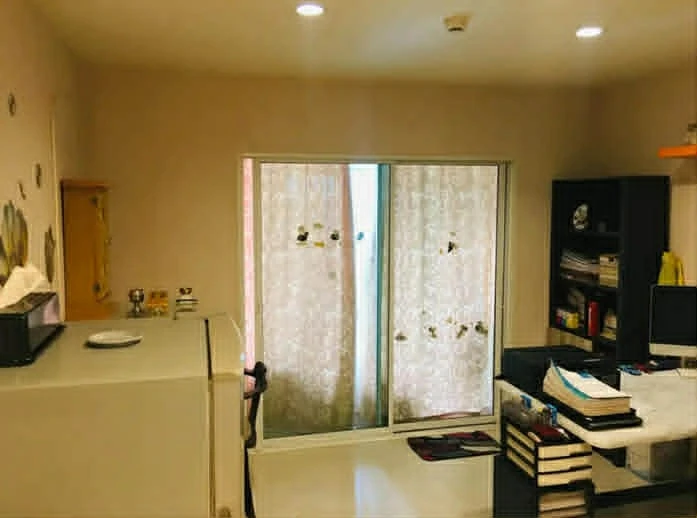 ขาย Metro Park Sathorn ห้องชั้น 7 มาพร้อมเฟอร์นิเจอร์และสิ่งอำนวยความสะดวกครบครัน จองเลยจ้า