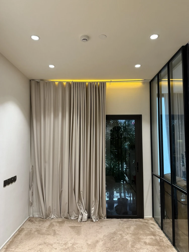 ขาย MUNIQ Sukhumvit 23 1 ห้องนอน 1 ห้องน้ำ ตกแต่งคุมโทน บิ้วอินอย่างดี เฟอร์นิเจอร์ครบครัน ห้ามพลาด