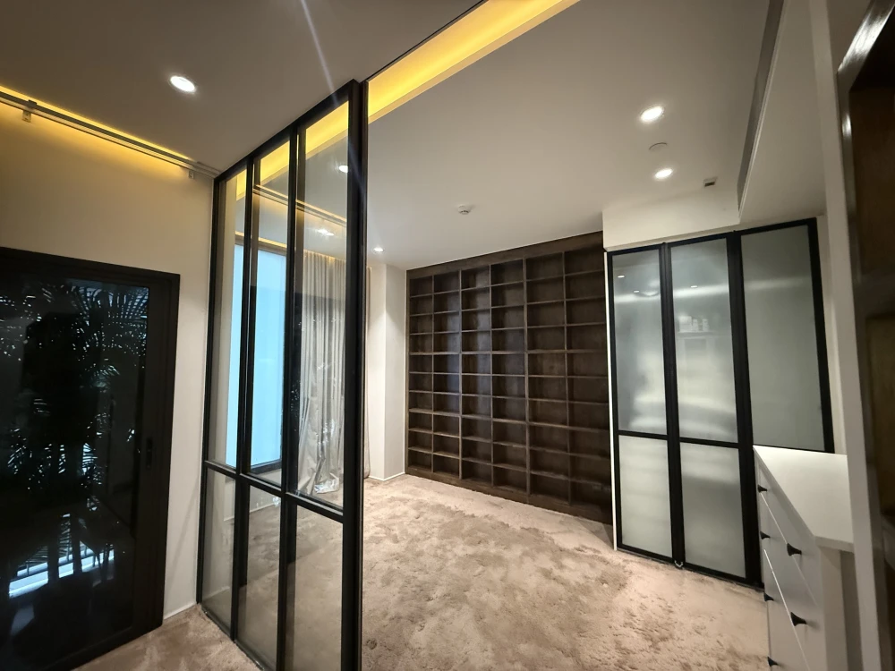 ขาย MUNIQ Sukhumvit 23 1 ห้องนอน 1 ห้องน้ำ ตกแต่งคุมโทน บิ้วอินอย่างดี เฟอร์นิเจอร์ครบครัน ห้ามพลาด