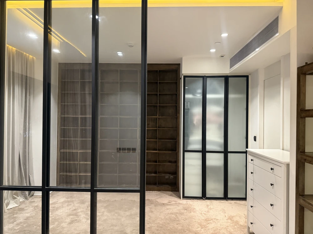 ขาย MUNIQ Sukhumvit 23 1 ห้องนอน 1 ห้องน้ำ ตกแต่งคุมโทน บิ้วอินอย่างดี เฟอร์นิเจอร์ครบครัน ห้ามพลาด