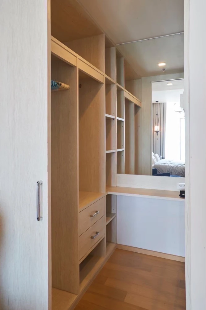 ขาย NOBLE REFINE ห้องอยู่ชั้น 10 ตกแต่งบิวท์อิน ดูดีมีสไตล์มาก Fully Furnished ห้องพร้อมอยู่