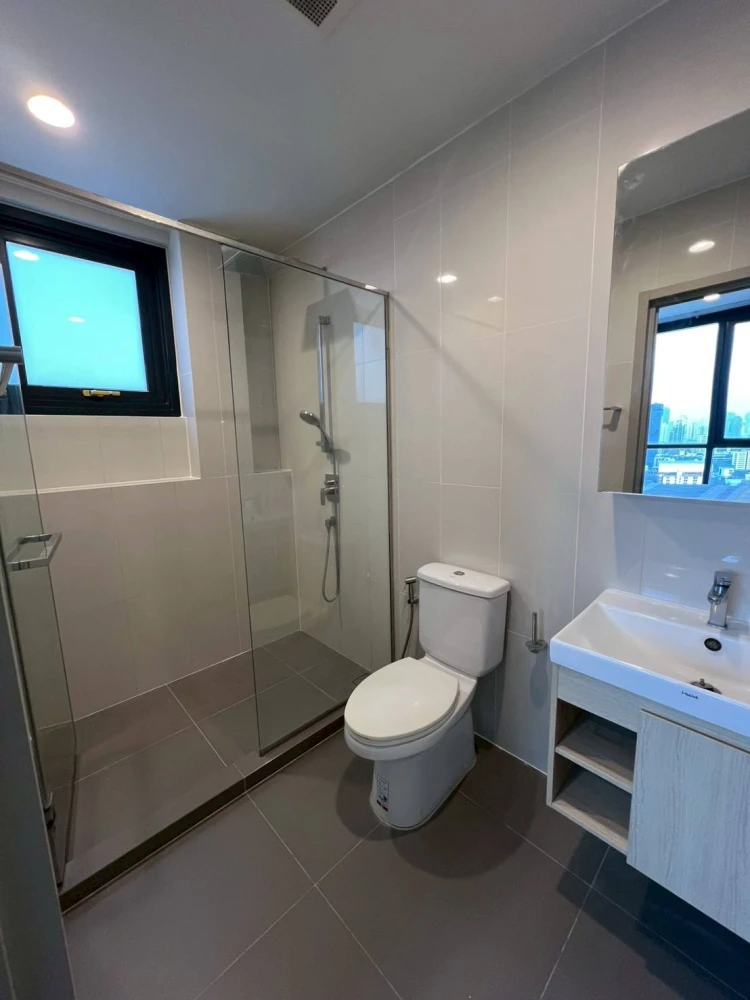 ขาย OKA Haus แบบ 1 Bed Plus ห้องมุมทิศเหนือ รับลมดี ไม่ร้อนสะสม ได้วิวสวยแบบไม่มีตึกบังในย่านทำเลทอง