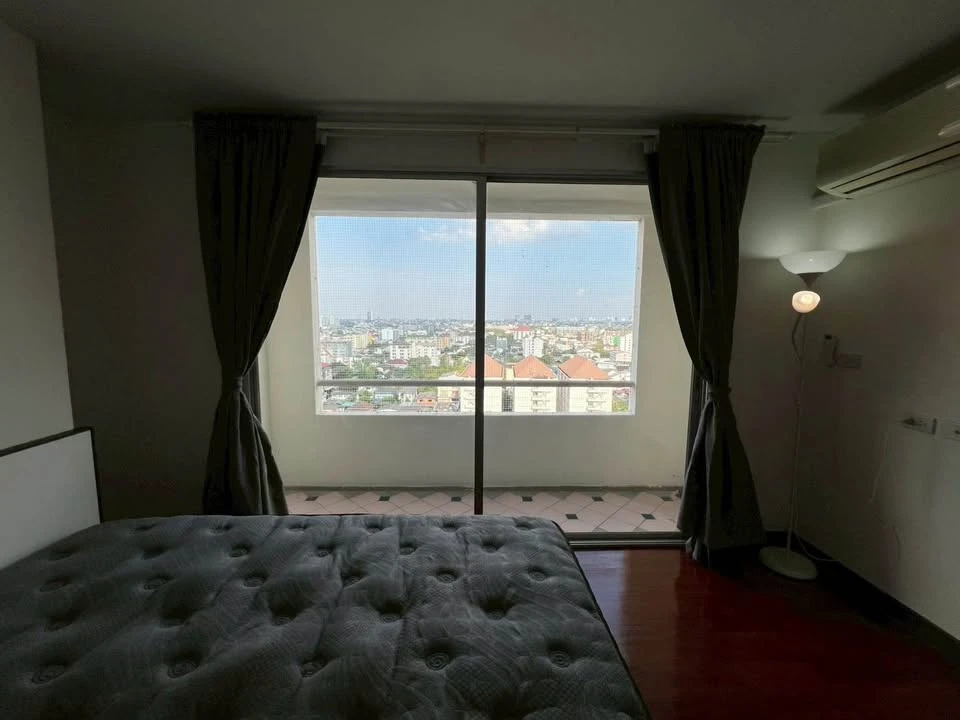 ขาย Ratchada Orchid ห้องกว้างขวางพร้อมอยู่ เฟอร์ครบ จองเลยห้ามพลาด!!