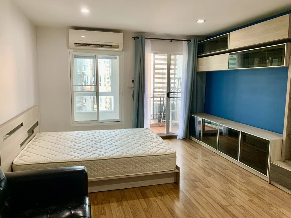ขาย Regent Home 22 Sukhumvit 85 ห้องน่าอยู่ ทำเลดี มาพร้อมโซฟาตัวใหญ่น่านั่ง จองด่วน