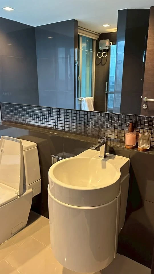 ขาย Rhythm Sathorn ห้องกว้างพื้นที่ใช้สอยเยอะ ตกแต่งสุดปัง มาพร้อมเฟอร์ครบครัน รีบจองด่วนๆเลย