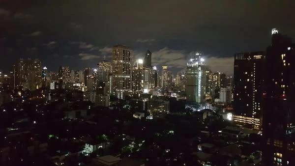ขาย Rhythm Sukhumvit 36-38 1 ห้องนอน 1 ห้องน้ำ มาพร้อมเฟอร์ครบครัน มองเห็นวิวเมืองสวย ห้ามพลาด