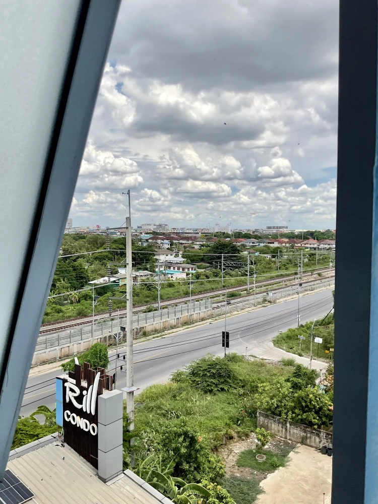 ขาย Rill Condo Rangsit ห้องชั้น 7 พื้นที่ใช้สอยเยอะ วิวโล่ง ไม่บล็อค พลาดแล้วจะเสียใจ