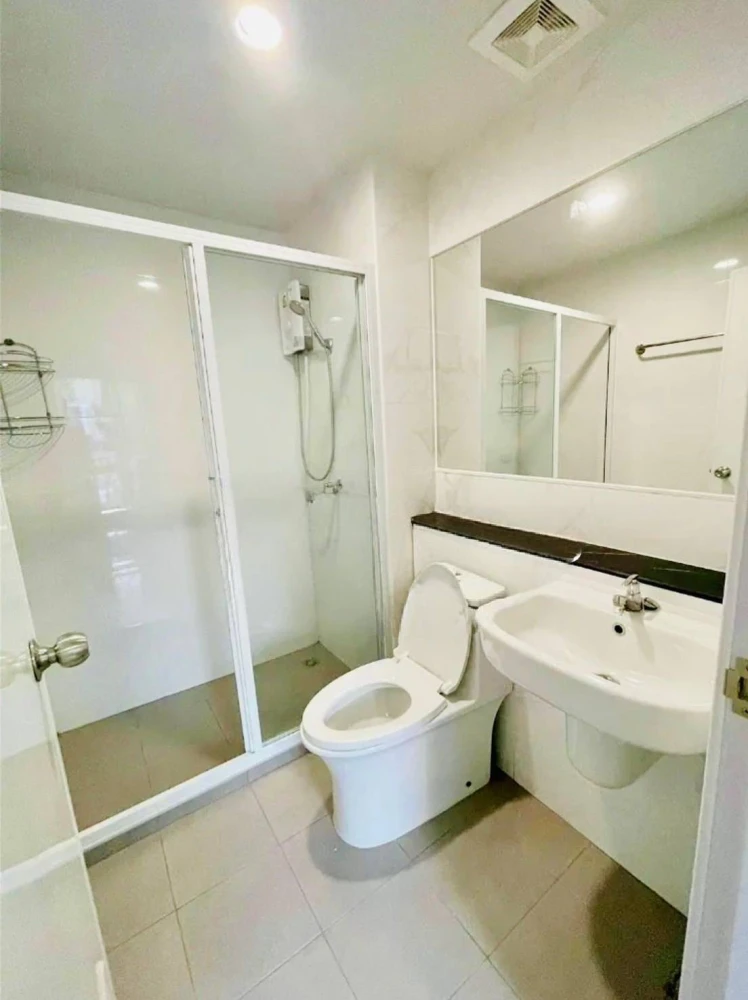 ขาย RYE Talat Phlu ห้องพร้อมอยู่ เฟอร์พร้อม กว้างขวางอยู่สบาย จองเลย