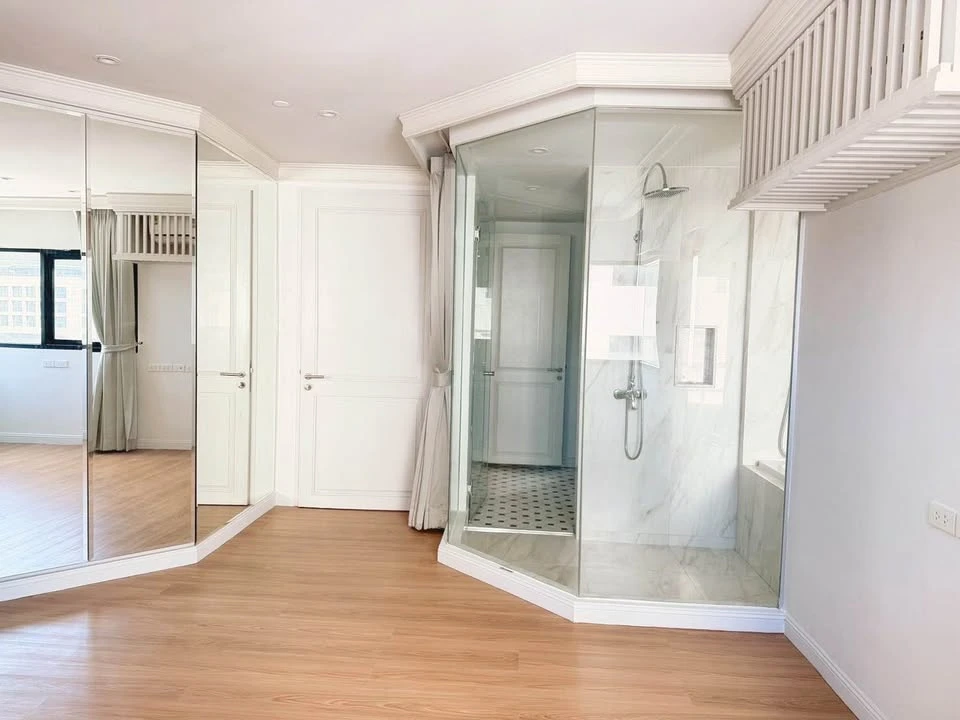 ขาย Sathorn Gardens ชั้น 18 วิวเมือง ห้องสวย น่าอยู่ สนใจเป็นเจ้าของ รีบจองเลย