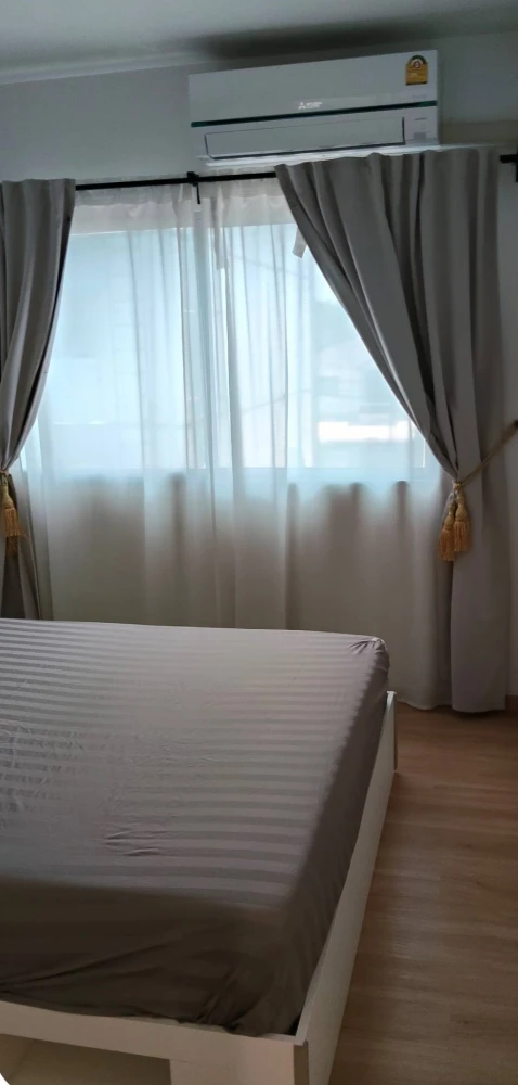 ขาย Sena Kith Chalong Krung-Ladkrabang ห้องพร้อมอยู่ สิ่งอำนวยความสะดวกพร้อม มาแต่ตัวเข้าอยู่ได้เลย จองเลยห้ามพลาด!!!