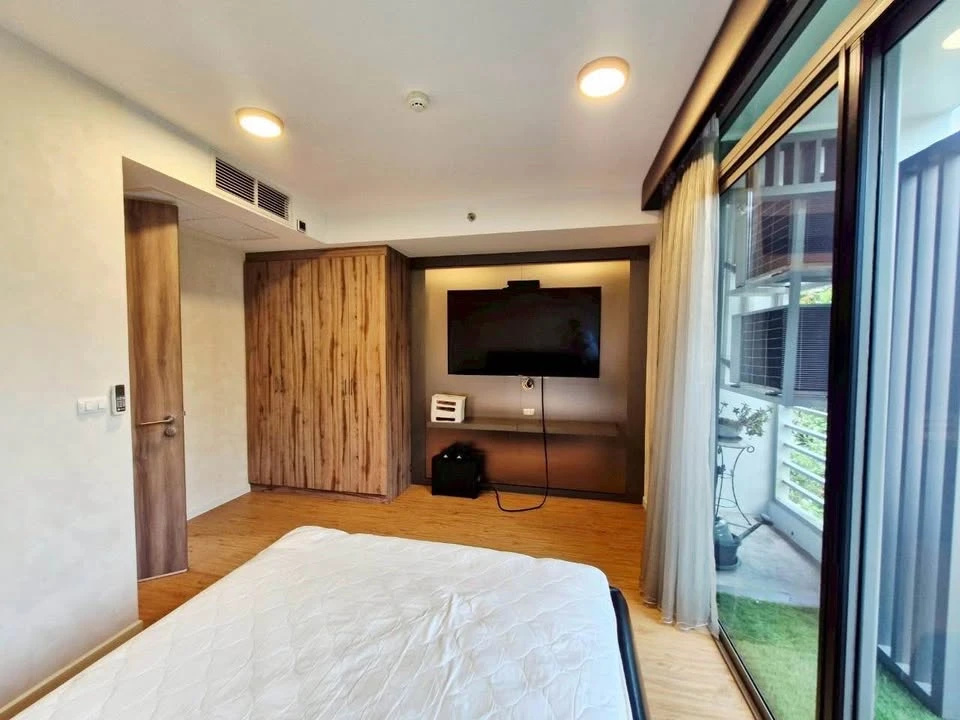 ขาย Siamese Surawong ห้อง duplex 2 ชั้น 3 ห้องนอน 3 ห้องน้ำ ห้องหัวมุม พร้อมเฟอร์ รีบคว้าไว้เลย