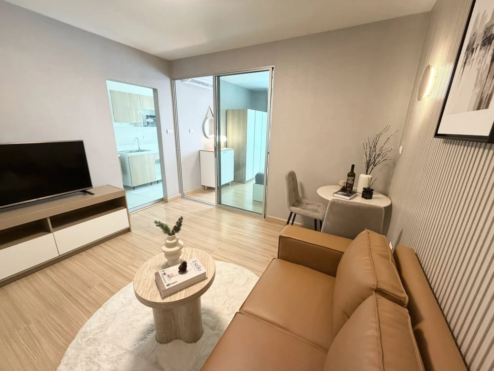 ขาย Smart Watcharapol ตึก B ติดถนนใหญ่ ชั้น 4 สไตล์โมเดริ์นมินิมอล ติดวอล์เปเปอร์ทั้งห้องสวยมาก ต้องจอง