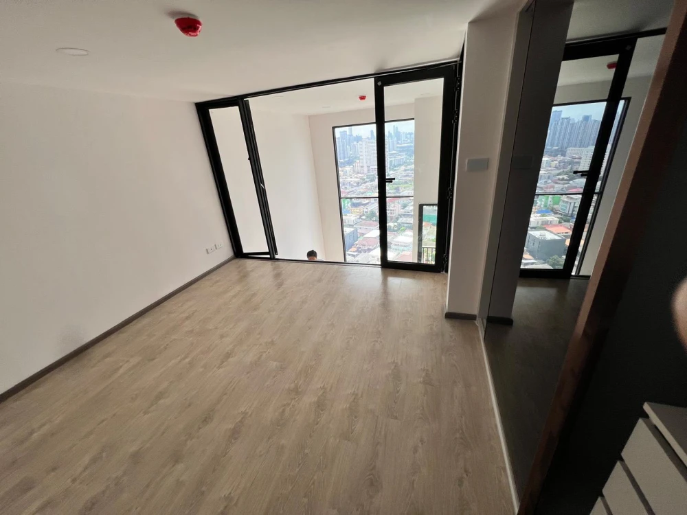 ขาย SOHO BANGKOK RATCHADA ชั้น 21 วิวเมืองสวยเริ่ด เฟอร์นิเจอร์+เครื่องใช้ไฟฟ้าครบเซต จองก่อนได้ก่อน