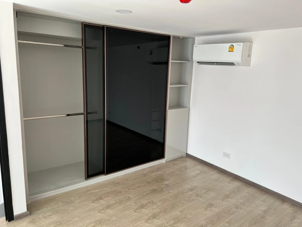 ขาย SOHO BANGKOK RATCHADA ชั้น 21 วิวเมืองสวยเริ่ด เฟอร์นิเจอร์+เครื่องใช้ไฟฟ้าครบเซต จองก่อนได้ก่อน