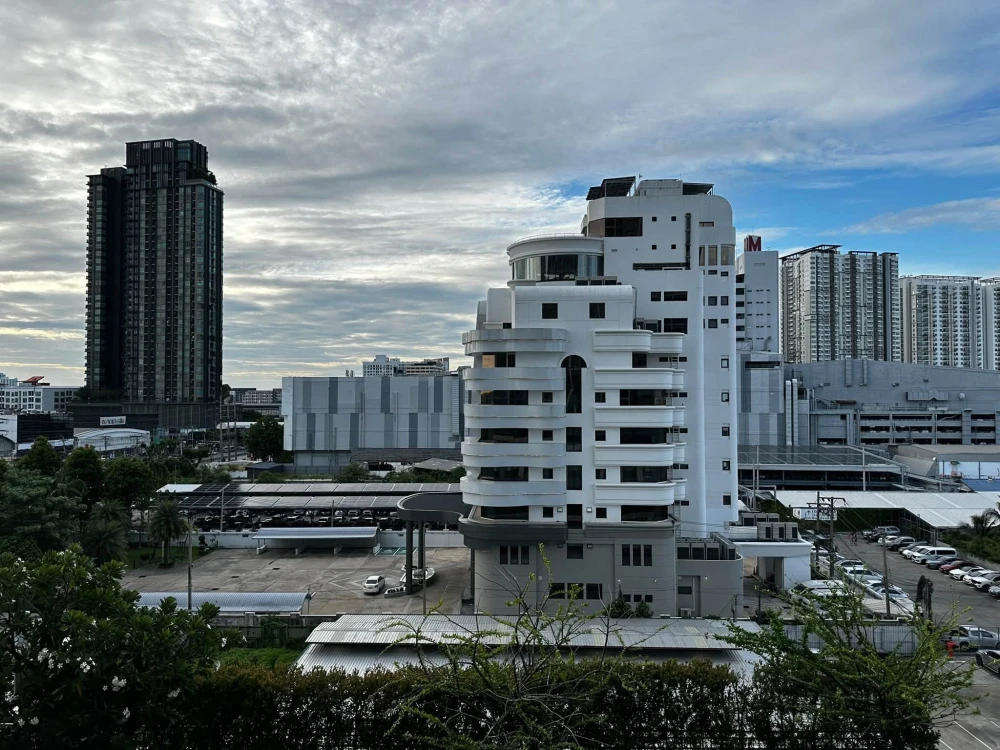 ขาย SUPALAI LOFT @ TALAT PHLU STATION รับแสงแดดยามเช้า บรรยากาศโปร่งสบาย เฟอร์ลอยตัว ไม่บิ้วท์อิน เอาไปแต่งเพิ่มเองได้ ง่ายค่ะ
