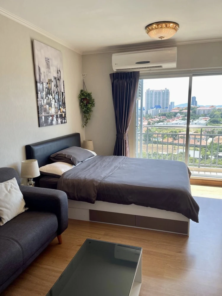 ขาย Supalai Mare Pattaya ห้องสตูดิโอ มาพร้อมเฟอร์นิเจอร์ครบครัน มองเห็นวิวทะเล ไม่บล็อค จองเลย