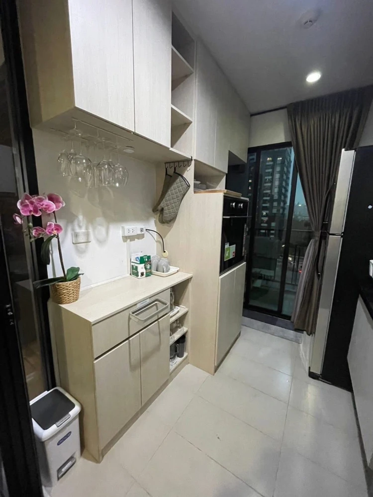 ขาย The Base Park East 1 ห้องนอน ชั้น 7 มาพร้อมเฟอร์นิเจอร์บิ้วอินอย่างดี พลาดแล้วจะเสียใจ