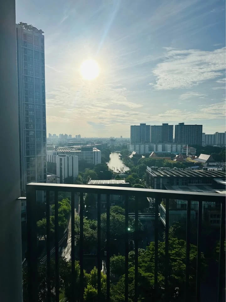 ขาย The Base Park West  ห้องน่าอยู่ ชั้นสูง ห้องเป็นสัดส่วน มีระเบียง ดีแบบนี้รีบจองเลยห้ามพลาด!!!