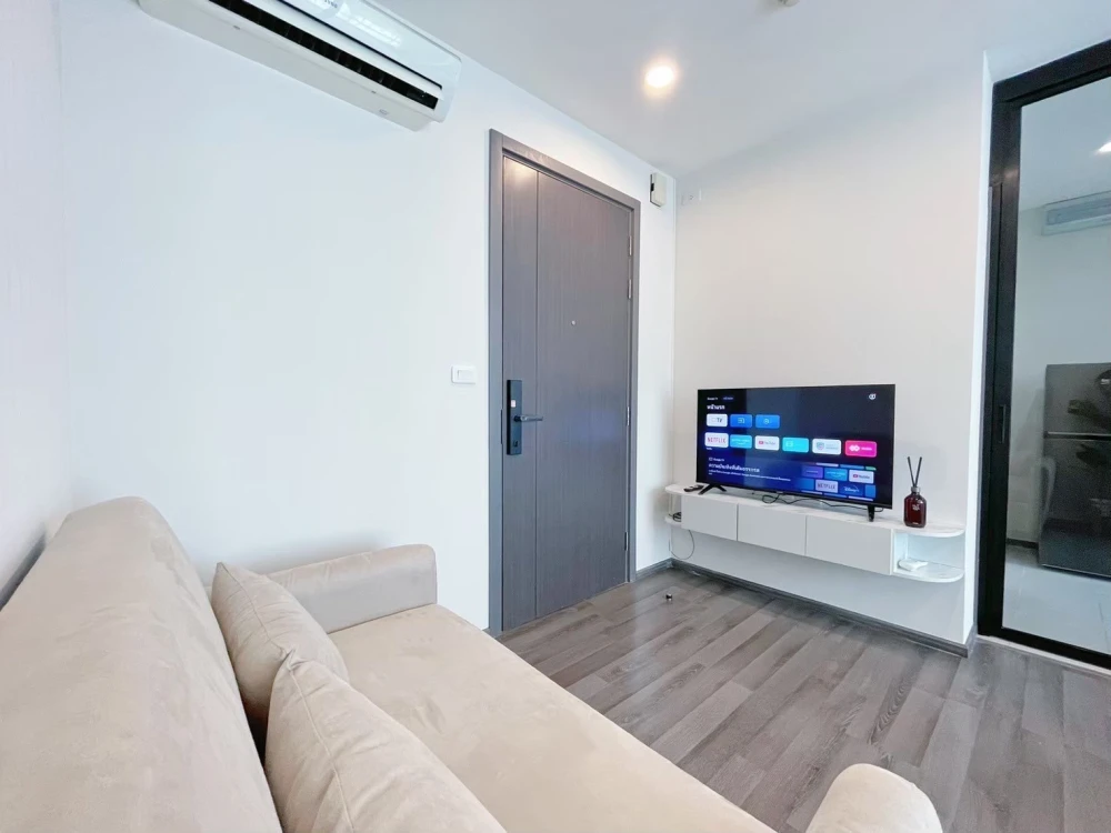 ขาย The Base Park West ห้องพร้อมอยู่ เฟอร์พร้อม ชั้นสูง จองเลย