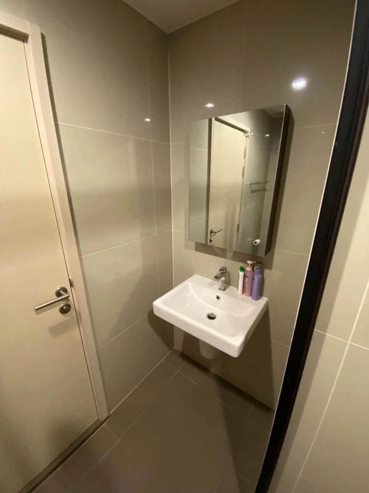ขาย The Base Phetchaburi-Thonglor เฟอร์นิเจอร์ Fully furnished พร้อมเครื่องใช้ไฟฟ้าครบครัน รีบจองเลย