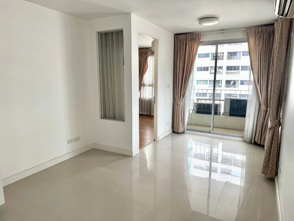 ขาย The Clover Thonglor ห้องเปล่า ชั้น 9 ห้องมุม ราคาดี สนใจจองเลย