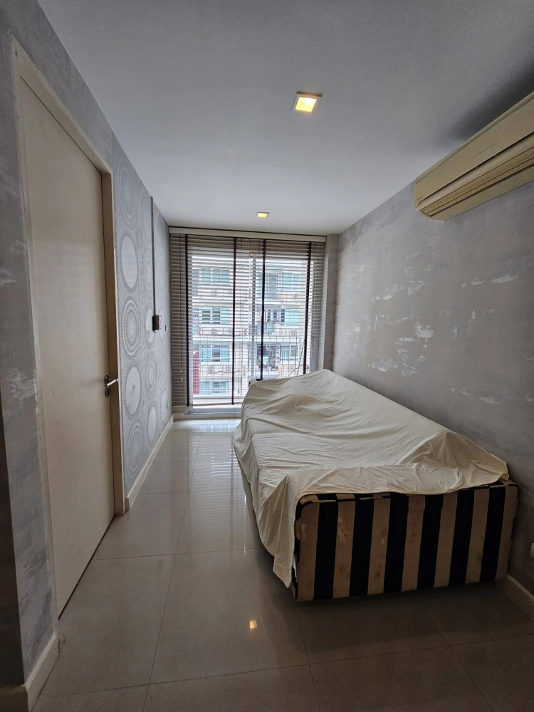 ขาย The Clover Thonglor 1 ห้องนอน 1 ห้องน้ำ ตกแต่งครบครัน ติดวอลเปเปอร์อย่างดี ไม่จองไหวหรอ