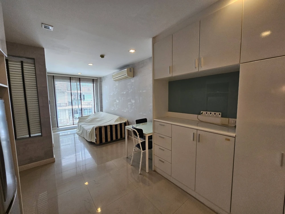 ขาย The Clover Thonglor 1 ห้องนอน 1 ห้องน้ำ ตกแต่งครบครัน ติดวอลเปเปอร์อย่างดี ไม่จองไหวหรอ