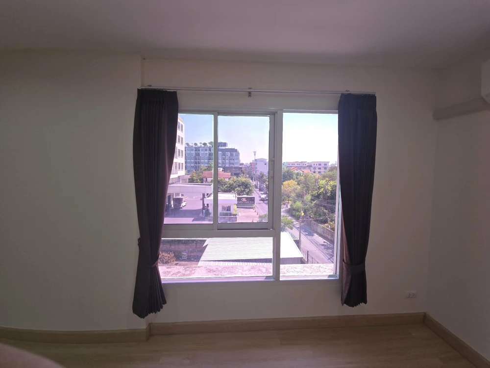 ขาย The Crystal Condominium ห้องเปล่าโล่ง ชั้นไม่สูง กว้างขวางอยู่สบาย จองเลย