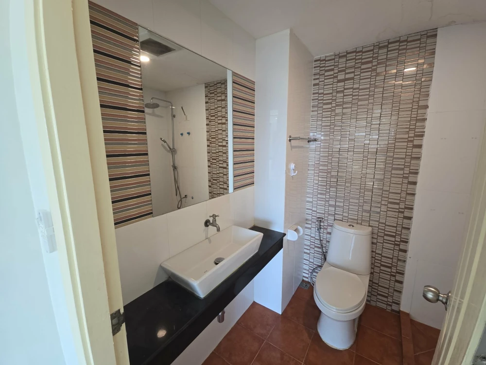 ขาย The Crystal Condominium ห้องเปล่าโล่ง ชั้นไม่สูง กว้างขวางอยู่สบาย จองเลย