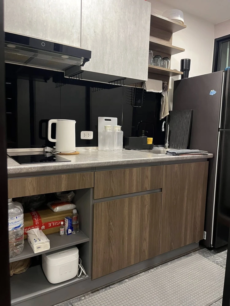 ขาย The Cube Loft Srinakarin-Theparak ห้องแต่งสไตล์loftคุมโทน มาพร้อมเฟอร์และเครื่องใช้ไฟฟ้าครบครัน หิ้วกระเป๋าเข้าอยู่ได้เลยจ้า