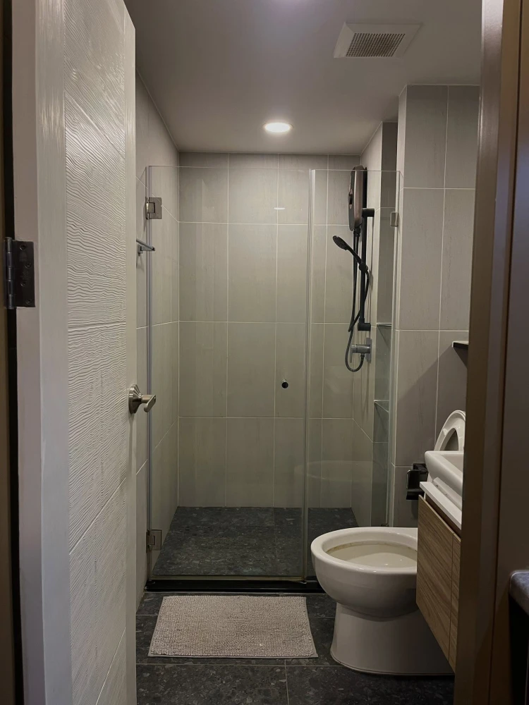 ขาย The Cube Loft Srinakarin-Theparak ห้องแต่งสไตล์loftคุมโทน มาพร้อมเฟอร์และเครื่องใช้ไฟฟ้าครบครัน หิ้วกระเป๋าเข้าอยู่ได้เลยจ้า