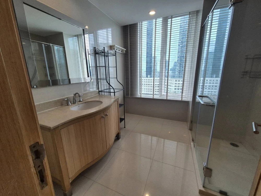 ขาย The Empire Place สาทร ห้องกว้างมากๆ ตกแต่งด้วยเฟอร์ฯอย่างดีมีคุณภาพ ต้องจอง