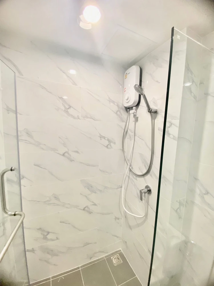 ขาย The Excel Ratchada 18 ห้องมุมให้ความเป็นส่วนตัว ตกแต่งคุมโทน  เห็นวิวสวน ไม่ร้อน เฟอร์ครบครัน จองด่วน