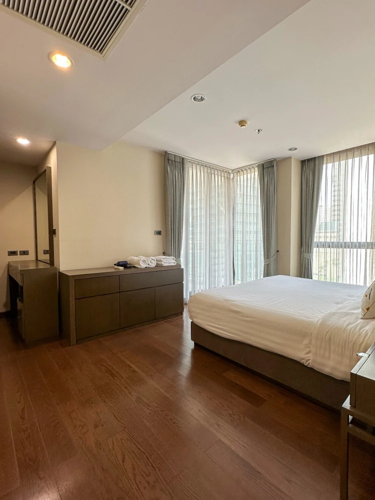ขาย The Hudson Sathorn 7 ชั้น 8 วิวสระ แต่งครบ น่าอยู่ จองเลย ห้ามพลาด