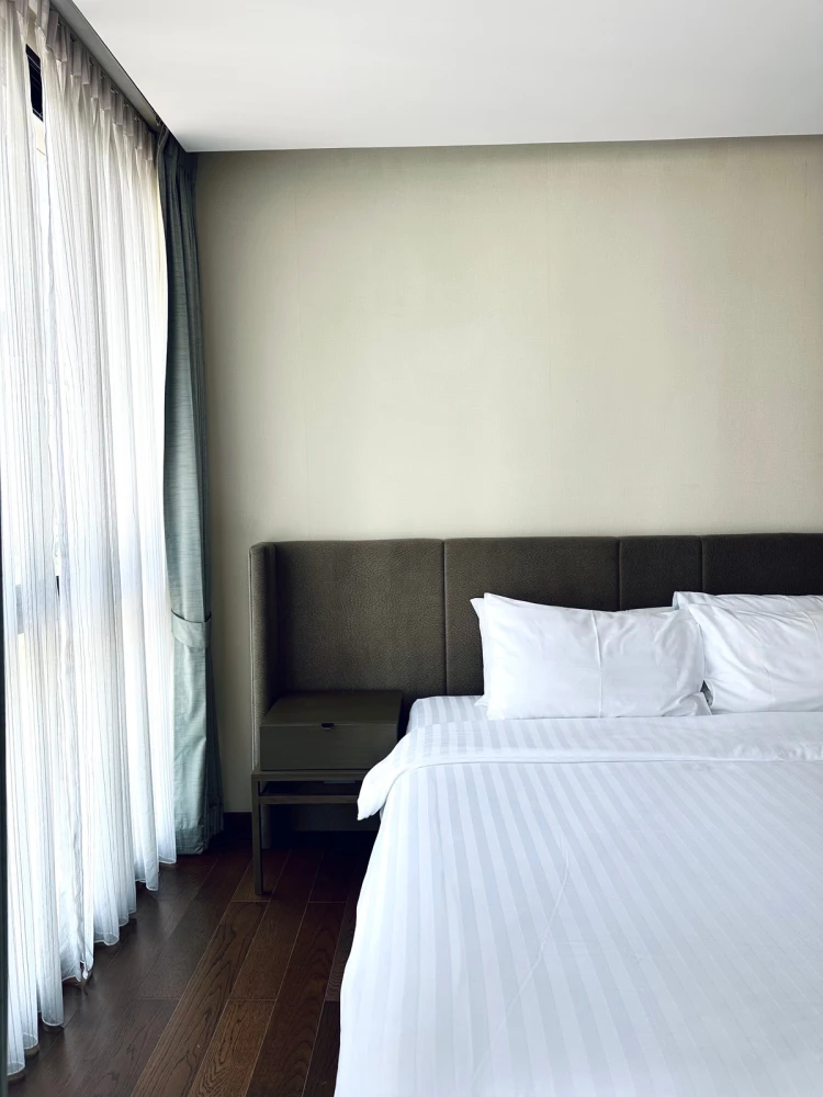 ขาย The Hudson Sathorn 7 ชั้น 8 วิวสระ แต่งครบ น่าอยู่ จองเลย ห้ามพลาด