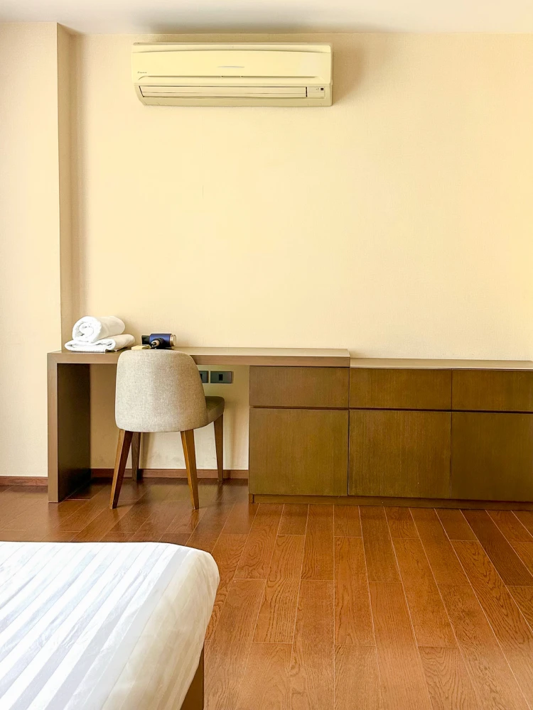 ขาย The Hudson Sathorn 7 ชั้น 8 วิวสระ แต่งครบ น่าอยู่ จองเลย ห้ามพลาด