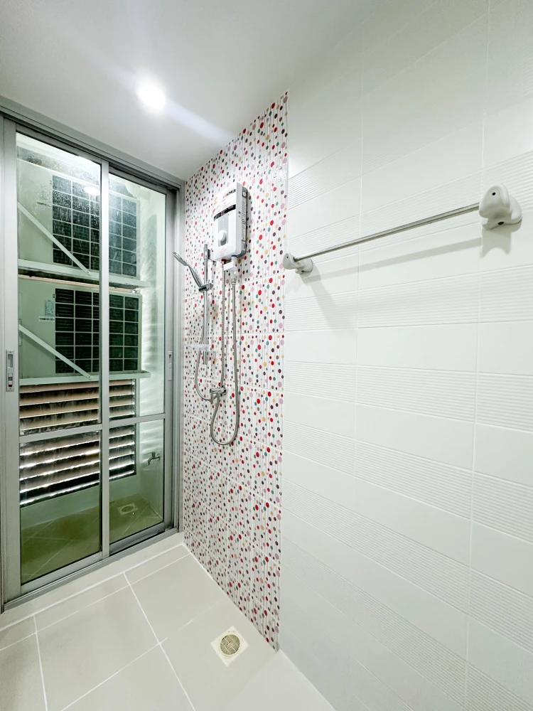 ขาย The IRIS Rama 9-Srinakarin ห้องชั้น 4 แต่งครบ วิวสวย ไม่บล็อค สิ่งอำนวยความสะดวกครบครัน ห้ามพลาด