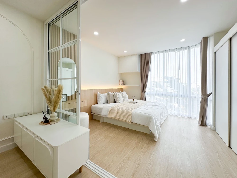 ขาย The IRIS Rama 9-Srinakarin ห้องชั้น 4 แต่งครบ วิวสวย ไม่บล็อค สิ่งอำนวยความสะดวกครบครัน ห้ามพลาด