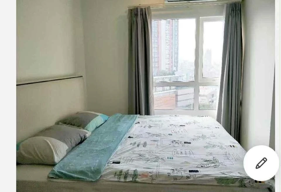 Selling The Key Sathorn-Charoenrat, high floor unit, spacious and comfortable. Book now, don't miss out!+++