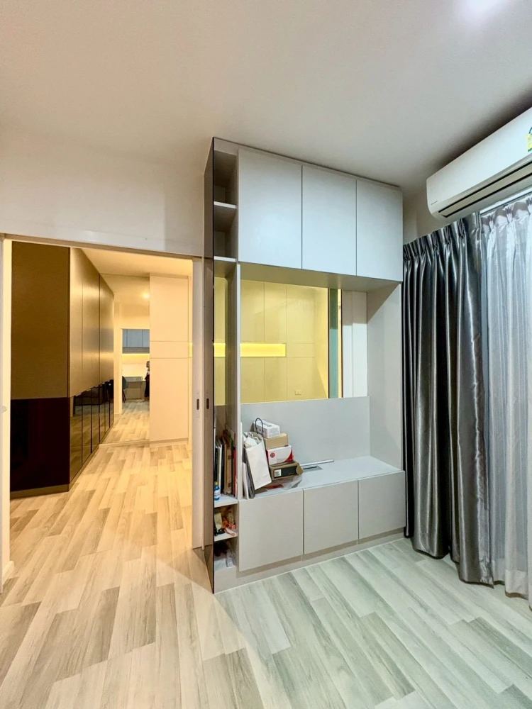 ขาย The Key Sathorn-Charoenrat ห้องอยู่สบาย ไม่อึดอัด ทำเลฝั่งด้านหน้าถนนเจริษราษฎร์ เห็นวิว สระว่ายน้ำ