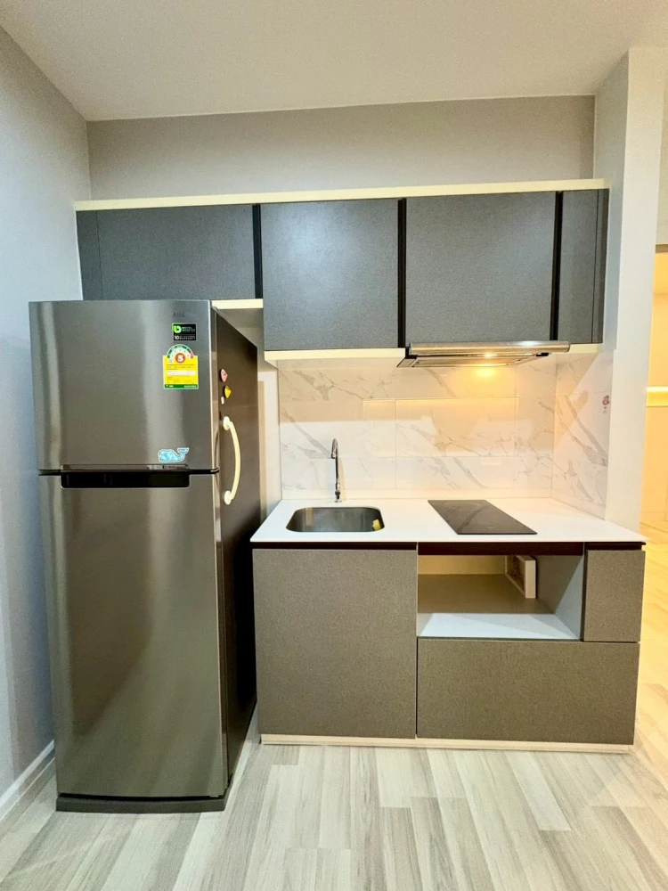 ขาย The Key Sathorn-Charoenrat ห้องอยู่สบาย ไม่อึดอัด ทำเลฝั่งด้านหน้าถนนเจริษราษฎร์ เห็นวิว สระว่ายน้ำ