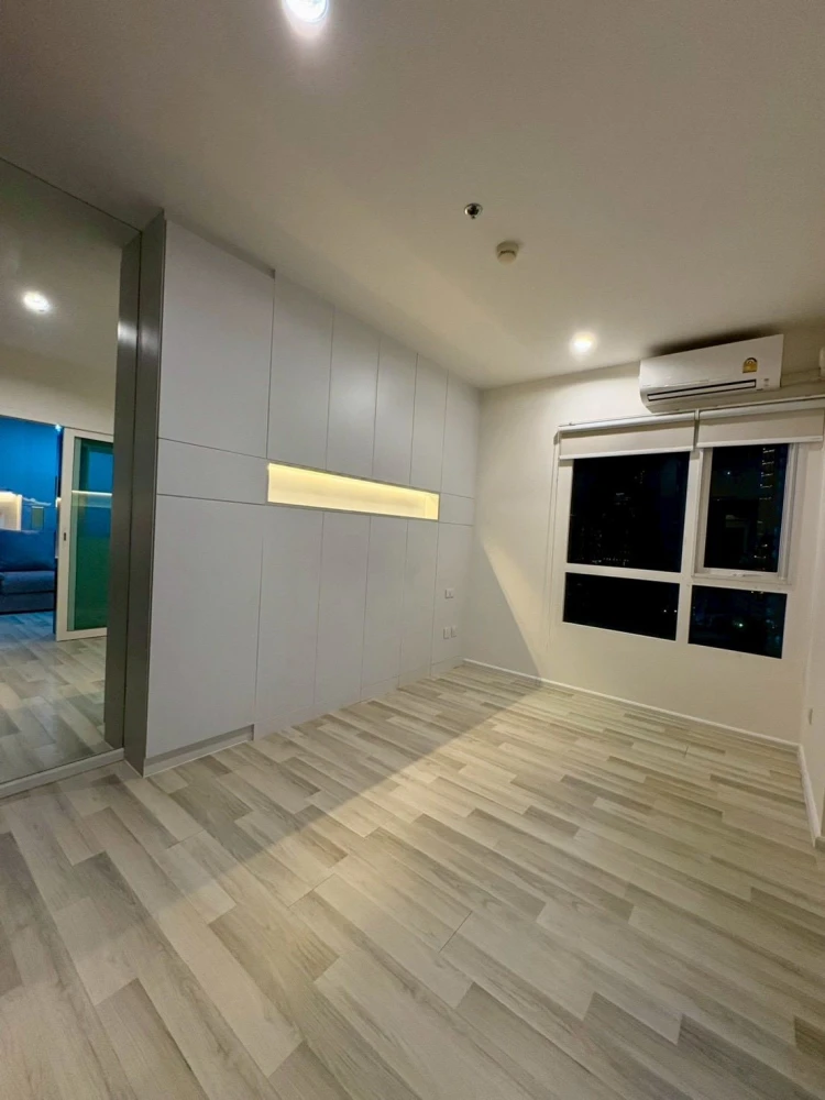 ขาย The Key Sathorn-Charoenrat ห้องอยู่สบาย ไม่อึดอัด ทำเลฝั่งด้านหน้าถนนเจริษราษฎร์ เห็นวิว สระว่ายน้ำ