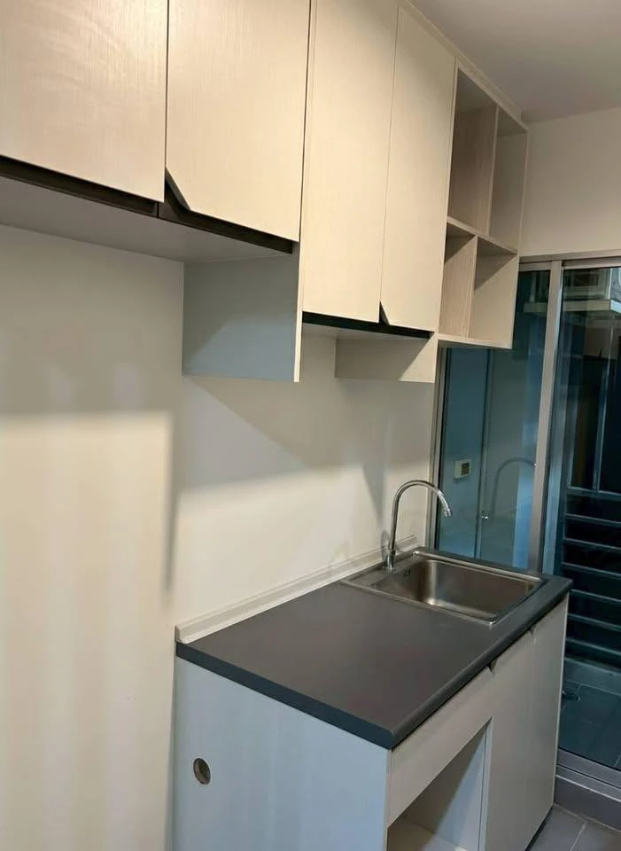 ขาย The Kith Plus Phahonyothin Khukot ห้องน่าอยู่ ชั้น 8 เฟอร์และสิ่งอำนวยความสะดวกครบครัน จองเลย