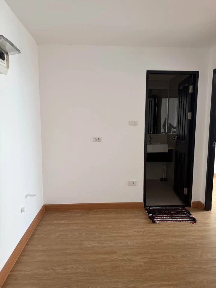 ขาย The Kris Ratchada 17 ห้องเปล่า พื้นที่ใช้สอยเยอะ มาพร้อมสิ่งอำนวยความสะดวกครบครัน จองเลย