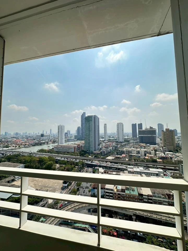 ขาย The LightHouse Sathorn-Chareonnakorn ห้องสตูดิโอ ทำเลดี เดินทางสะดวก เฟอร์นิเจอร์ครบครัน จองเลย