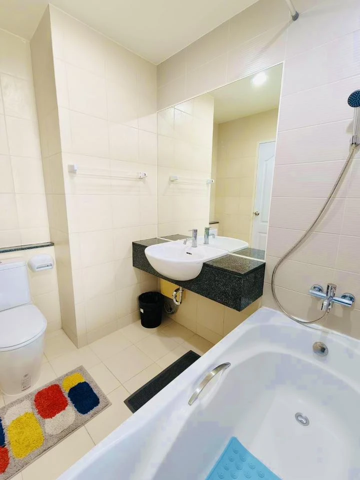 ขาย The LightHouse Sathorn-Chareonnakorn ห้องสตูดิโอ ทำเลดี เดินทางสะดวก เฟอร์นิเจอร์ครบครัน จองเลย