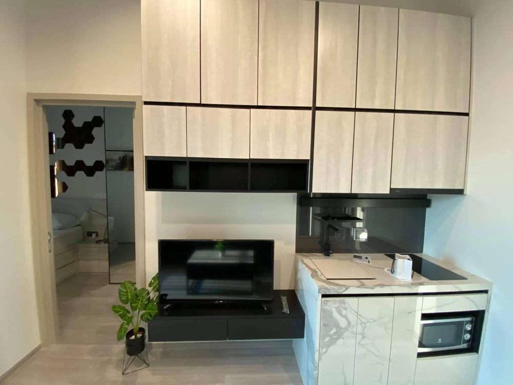 ขาย The Line Sukhumvit 101 1 ห้องนอน 1 ห้องน้ำ มาพร้อมเฟอร์นิเจอร์และเครื่องใช้ไฟฟ้าครบครัน จองเลย