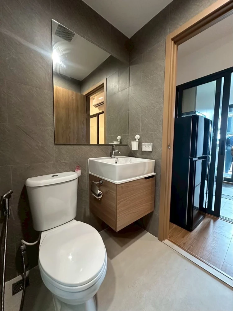 ขาย The Livin Ramkhamhaeng 1 ห้องนอน 1 ห้องน้ำ เฟอร์นิเจอร์ครบครัน ดีแบบนี้ห้ามพลาด